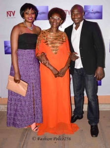 Maama Nalweyiso (C) with other cast  members